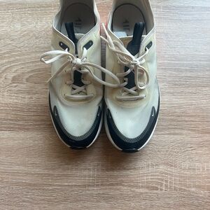 Nike Air Max (Airmax) with cool neon pink side